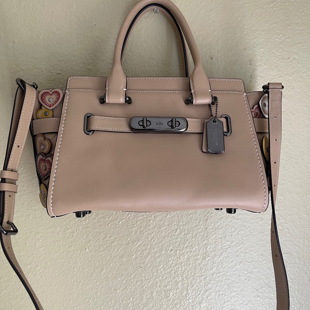 Coach Swagger 27 Leather Satchel Shoulder Bag with Hearts Appliqué In Beechwood